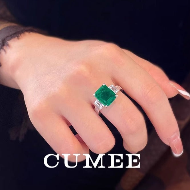 CUMEE Simple Classic Three Stone Rings Cultivated Synthetic Green Emerald Ring for Women Silver Plated Gold US Size 5-9