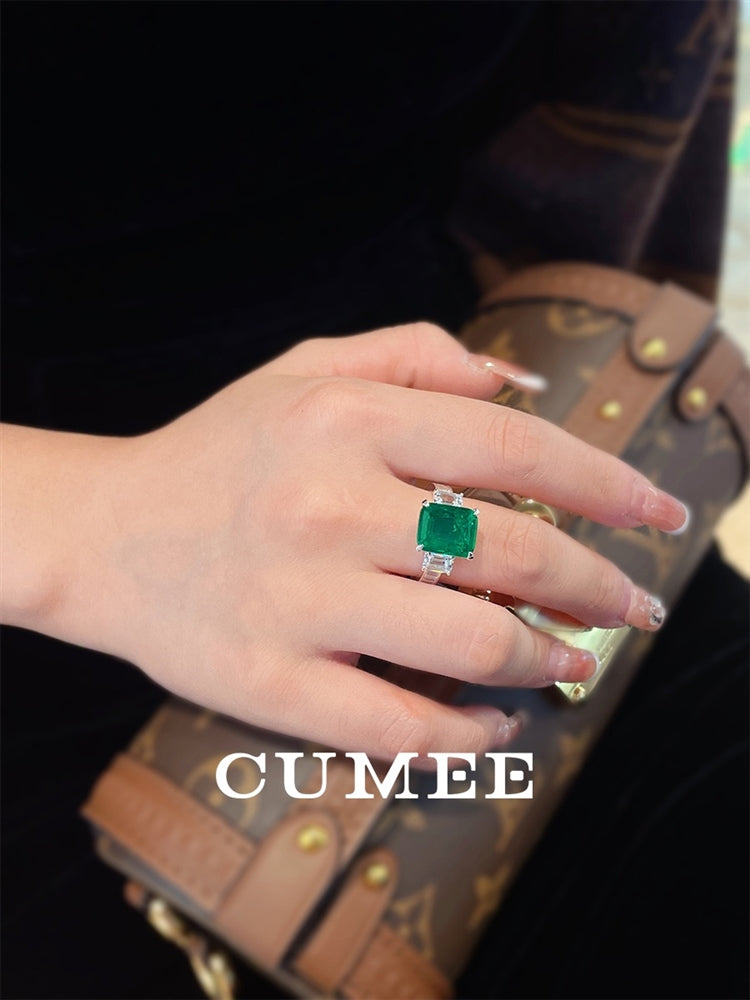 CUMEE Simple Classic Three Stone Rings Cultivated Synthetic Green Emerald Ring for Women Silver Plated Gold US Size 5-9
