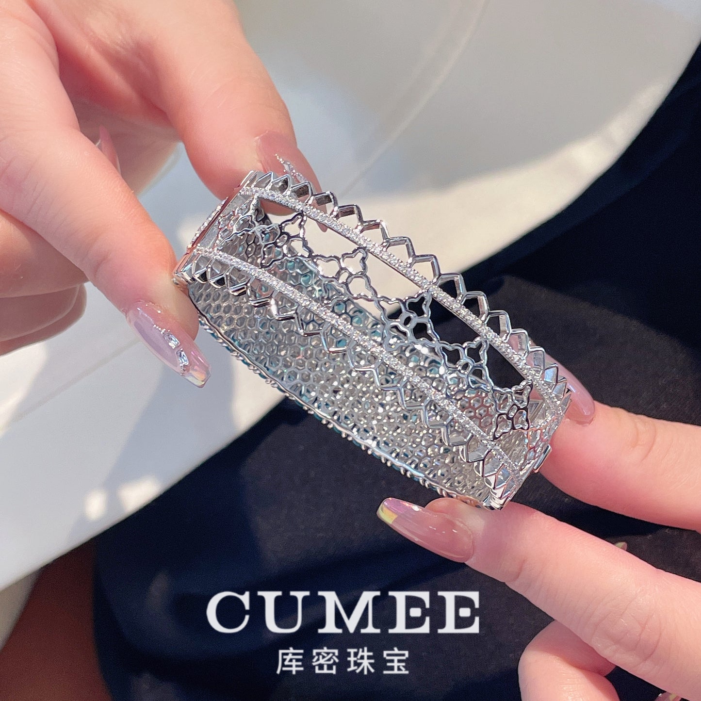 Luxury Open Wide Bracelet Artificial Paraiba Color Wide Cut Hollow Bracelet 925 Silver Gold-plated