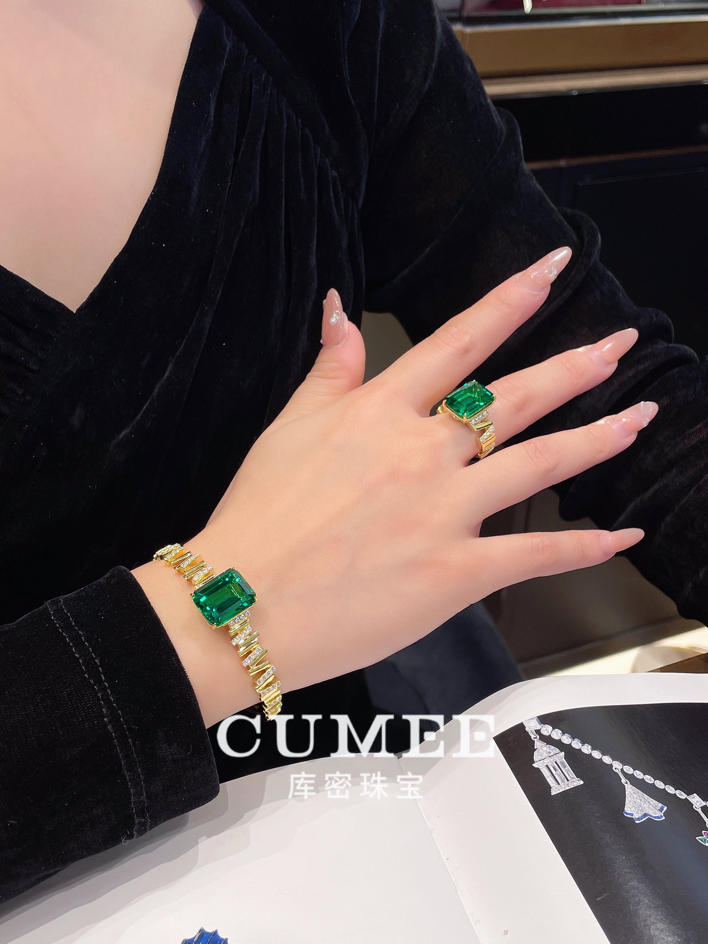 CUMEE Luxury 9-carat Emerald Cultivated Synthetic Emerald Bracelets for Women. 925 Silver Gold-plated