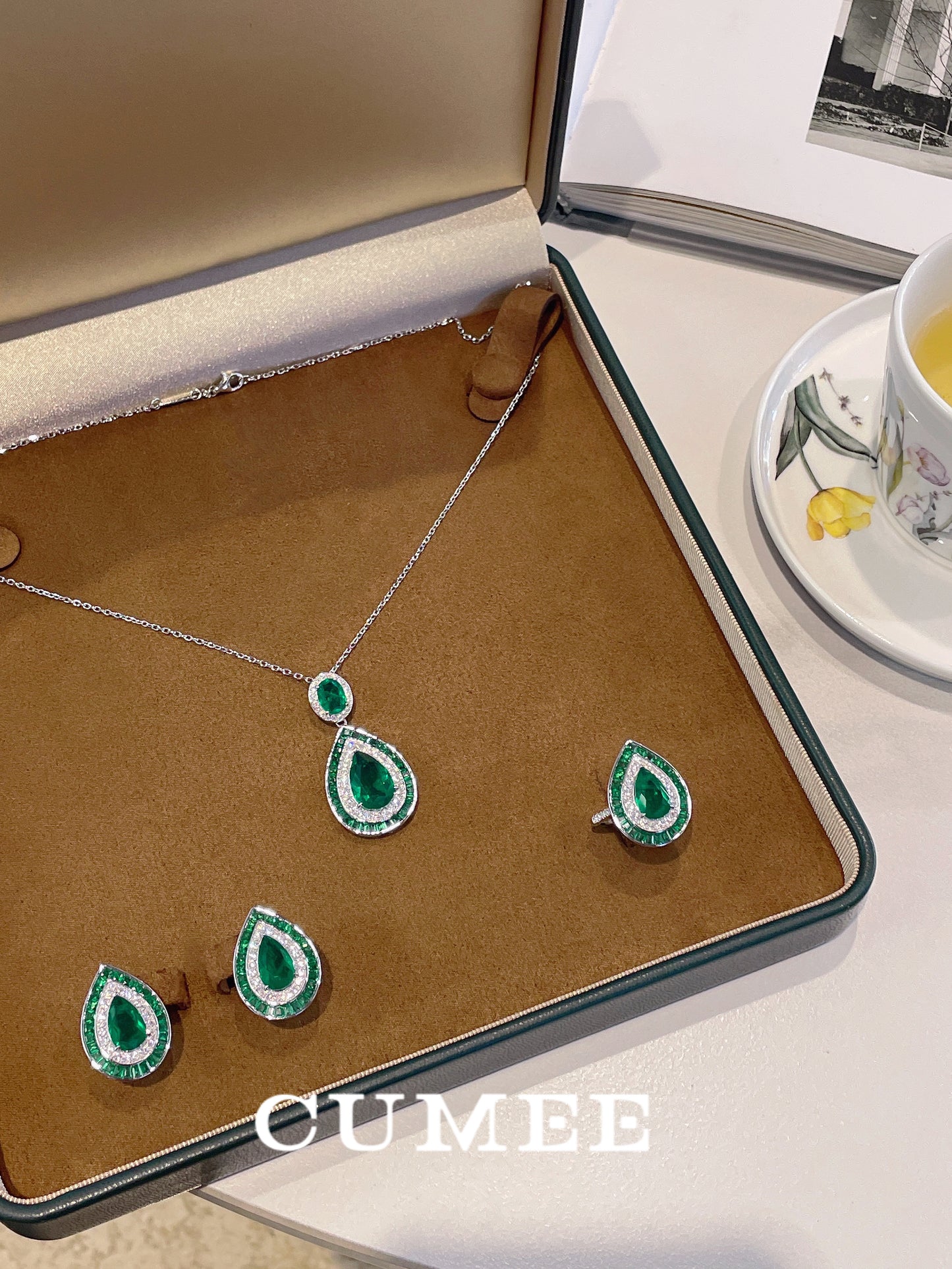 Cumee Luxury Water Droplet Cultivation Synthetic Emerald Ring Women 925 Silver Gold-plated Party