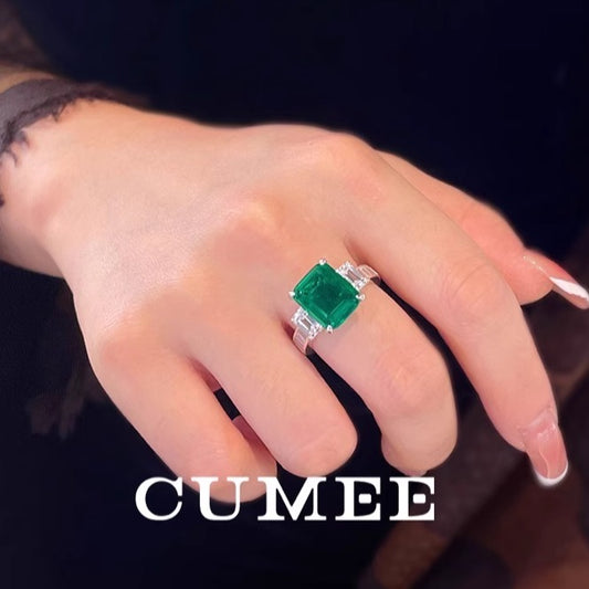 CUMEE Simple Classic Three Stone Rings Cultivated Synthetic Green Emerald Ring for Women Silver Plated Gold US Size 5-9