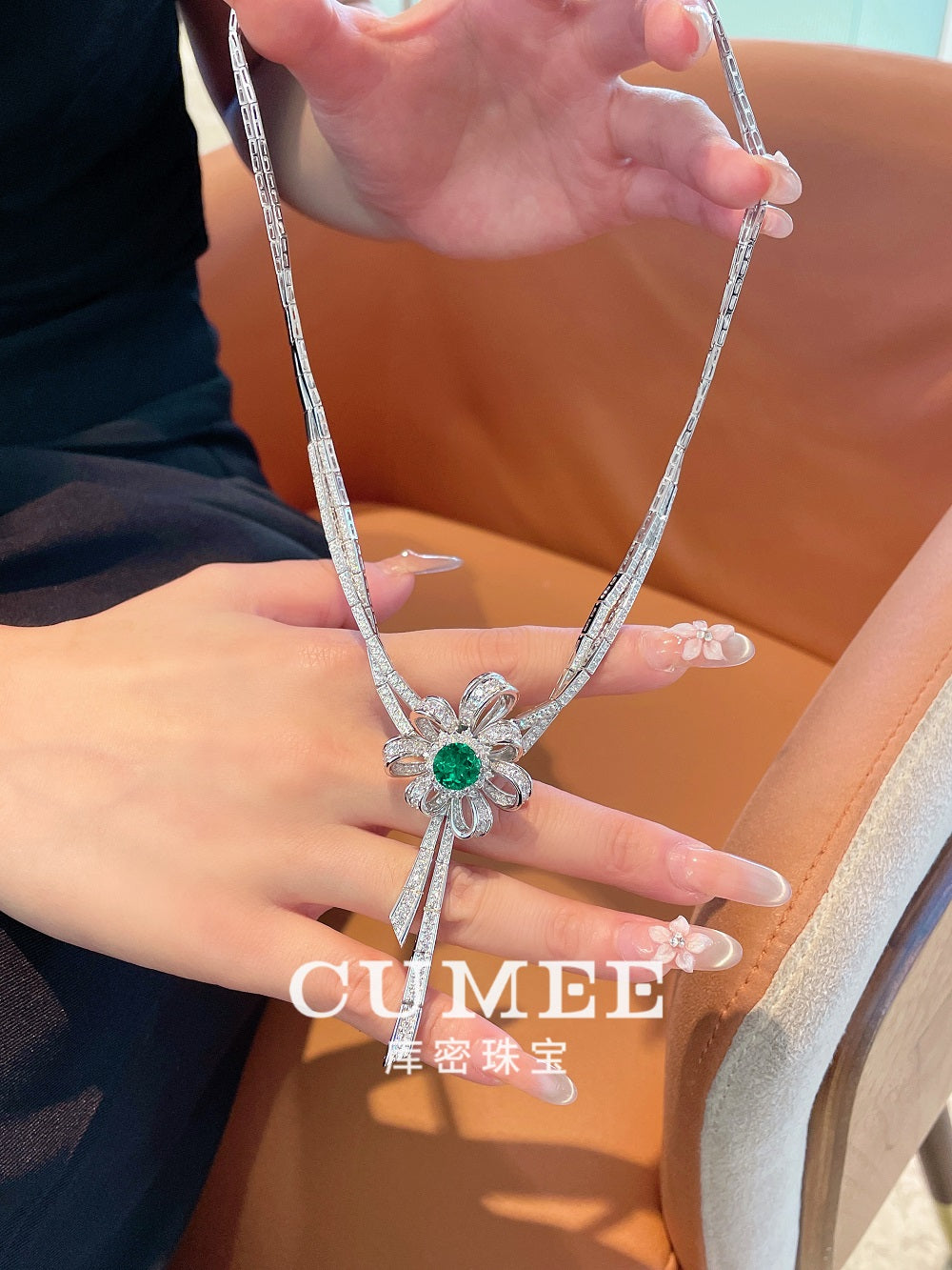 CUMEE Dinner Style Butterfly Necklace 925 sterling silver Bowknot Synthetic Emerald Gemstone