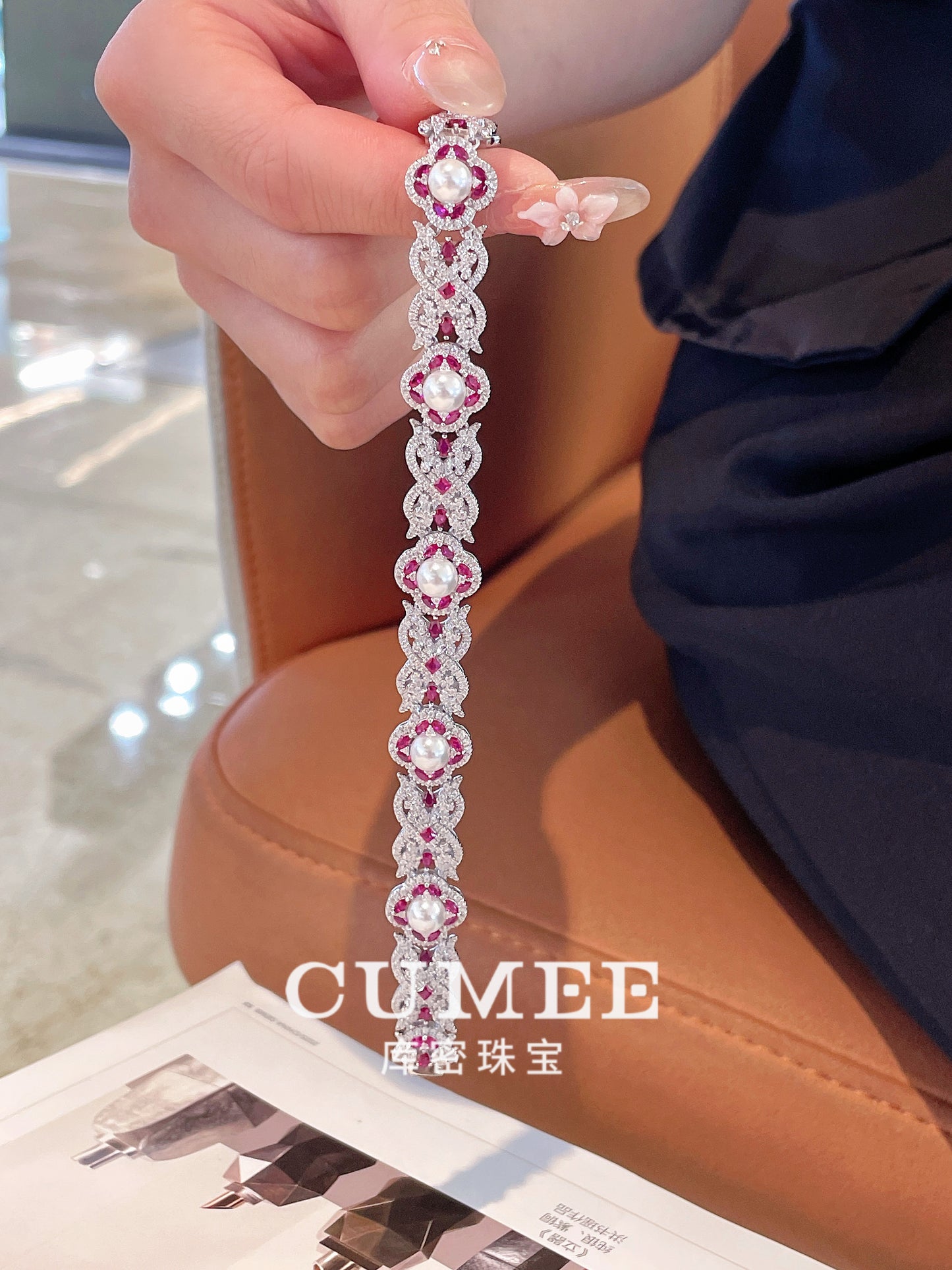 CUMEE Classical Women's Bracelet Fashion Synthetic Bead Simulated Pearls Bracelet. Silver-plated Gold